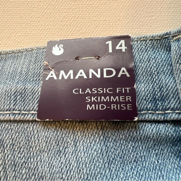 NWT Gloria Vanderbilt Ladies' Amanda Denim Caprice Jeans Size 14 (A4) - Picture 8 of 9